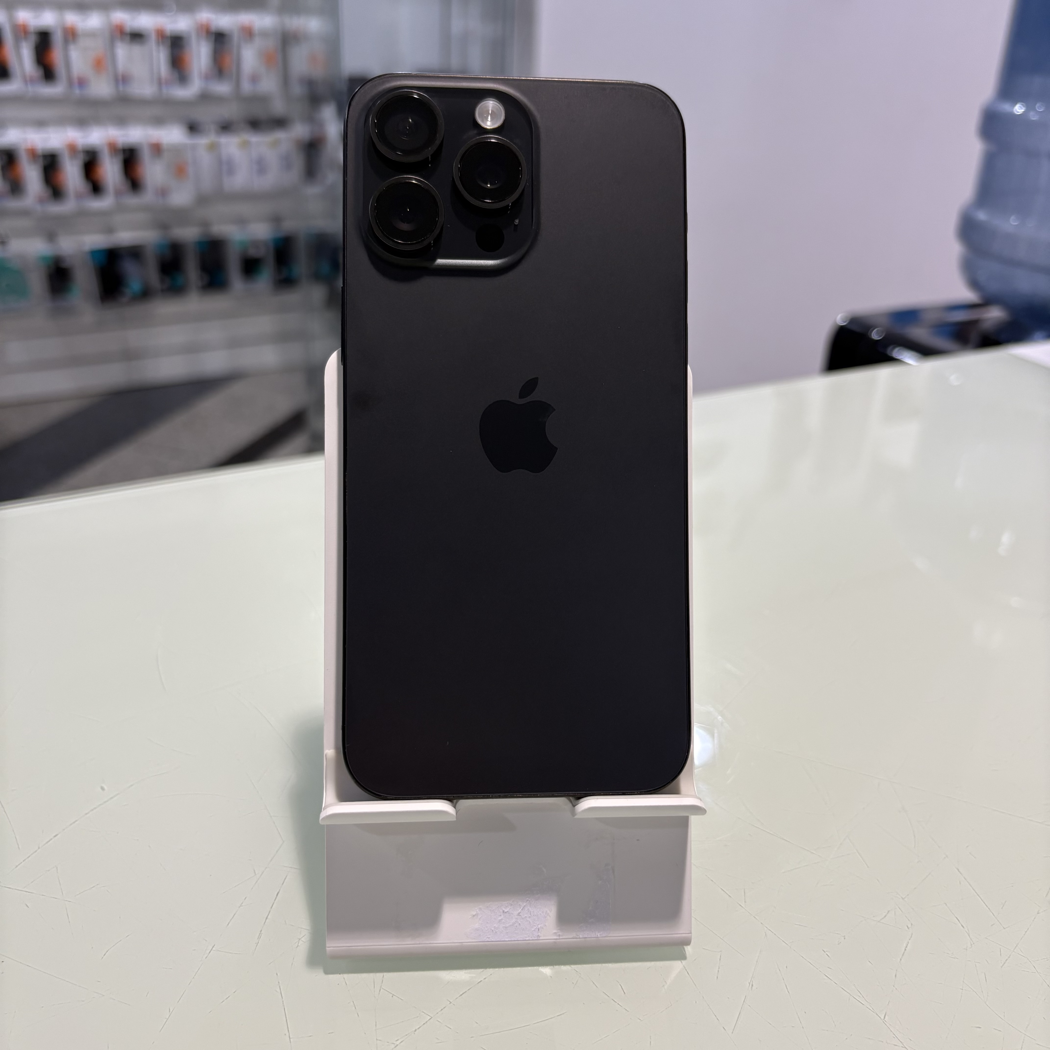 Apple iPhone 15 Pro Max - 512 GB - szürke (246)