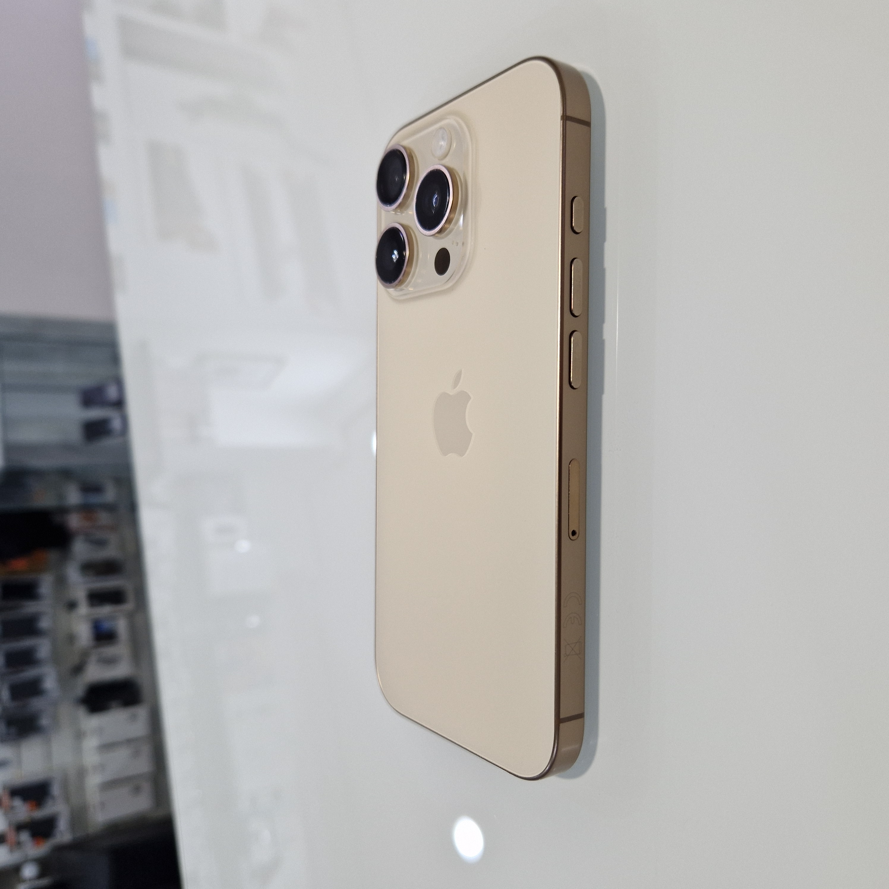 Apple iPhone 16 Pro - 256 GB - desert (488)