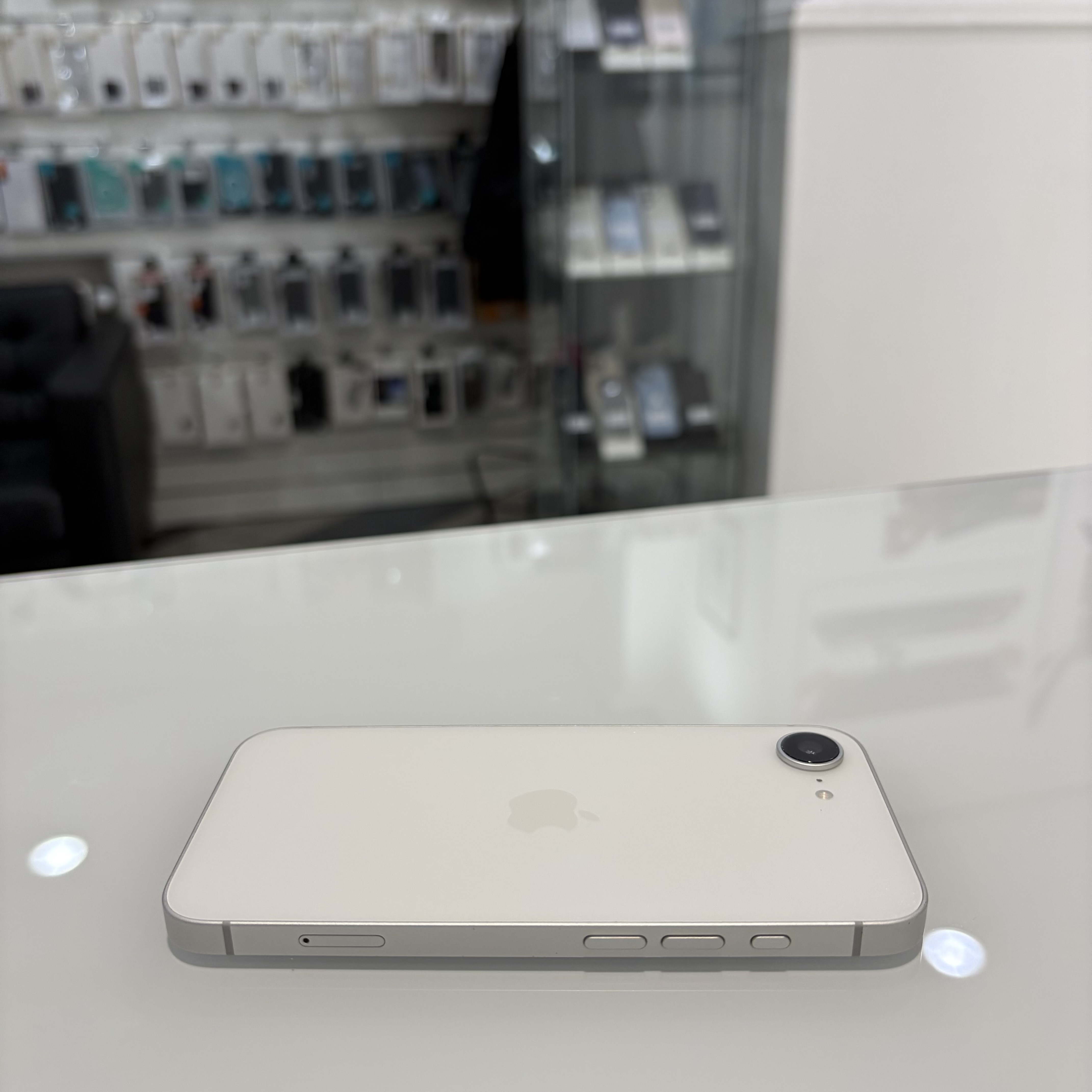 Apple iPhone 16e - 128 GB - fehér (528)