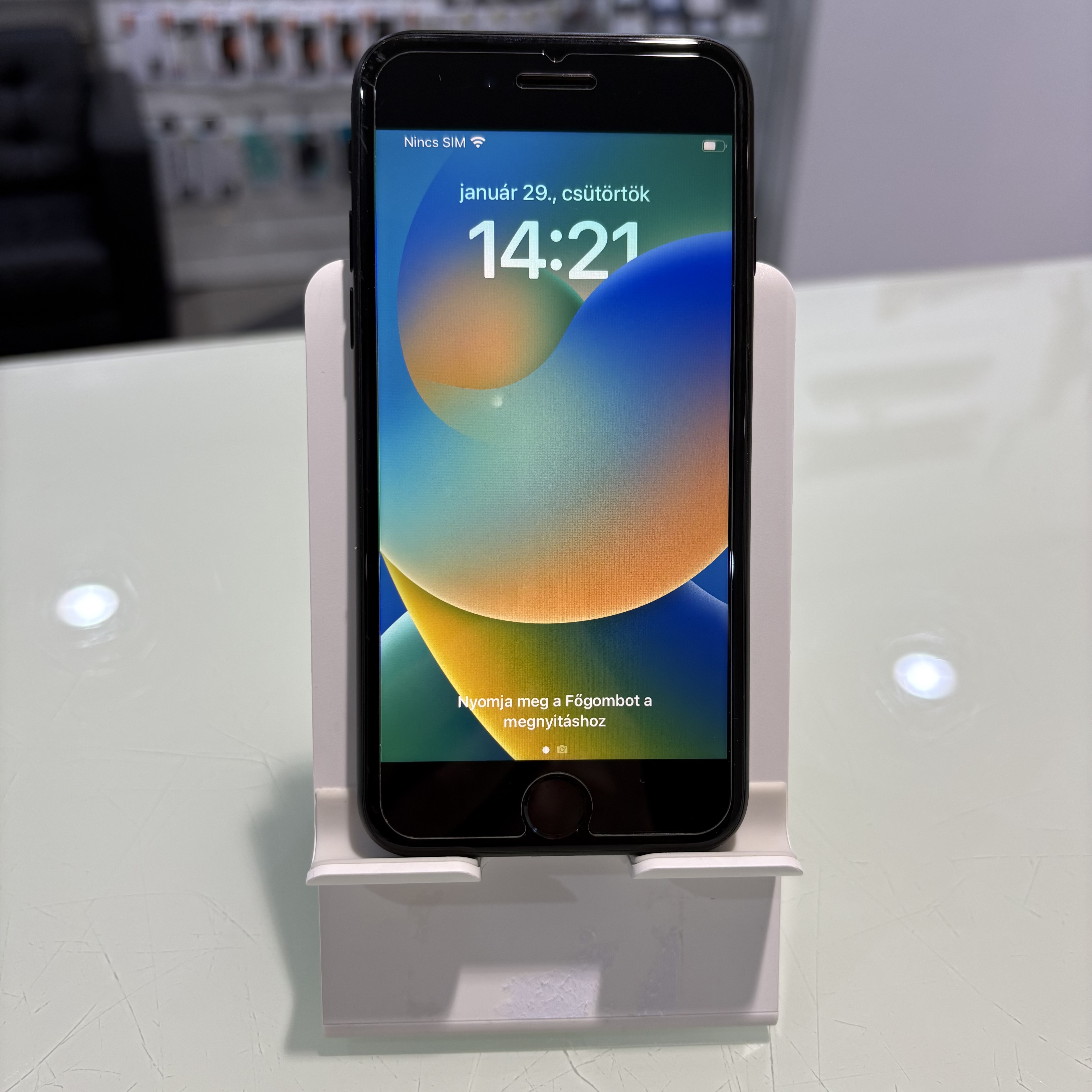 Apple iPhone SE (2020) - 64 GB - fekete (249)