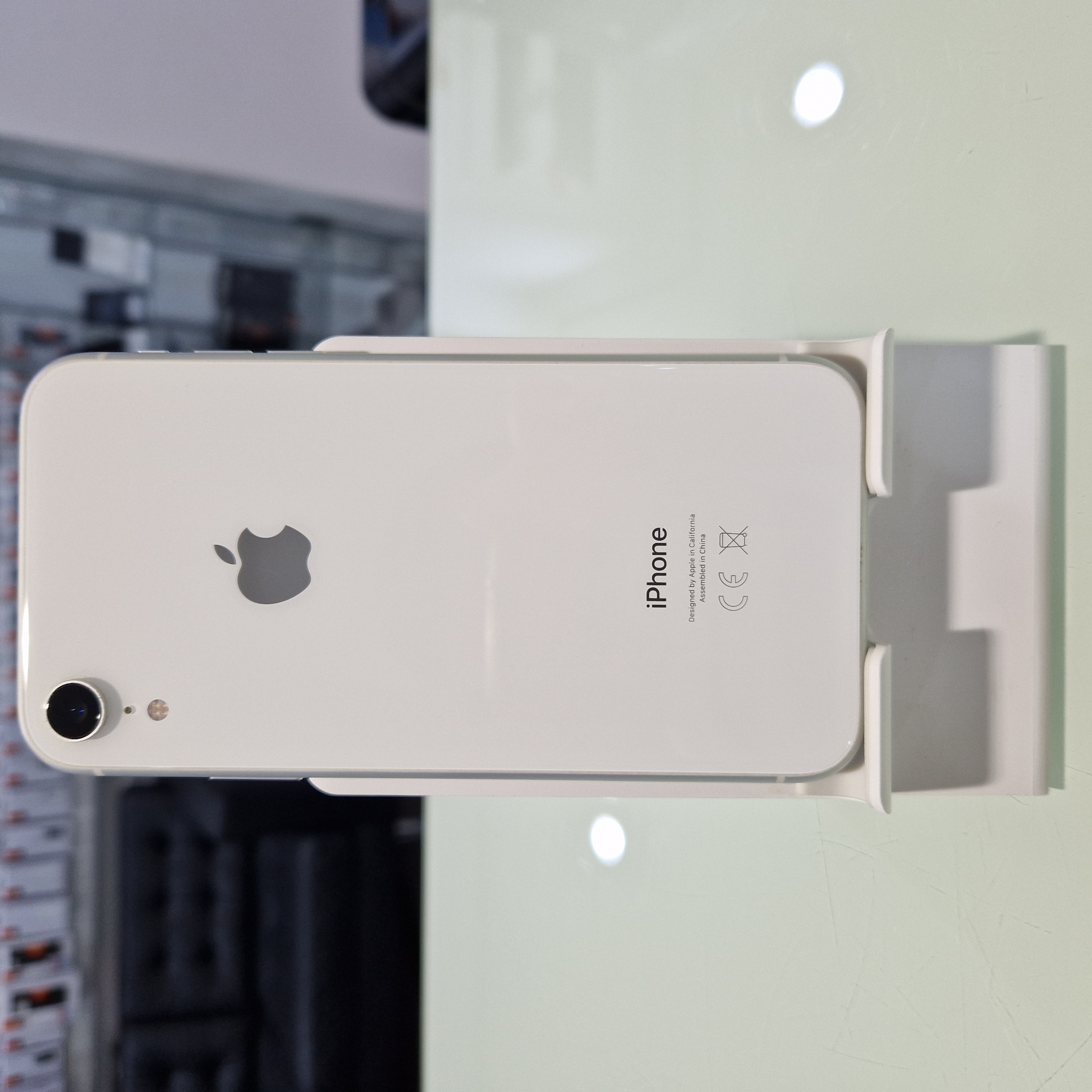 Apple iPhone XR - 64 GB - white  (181)