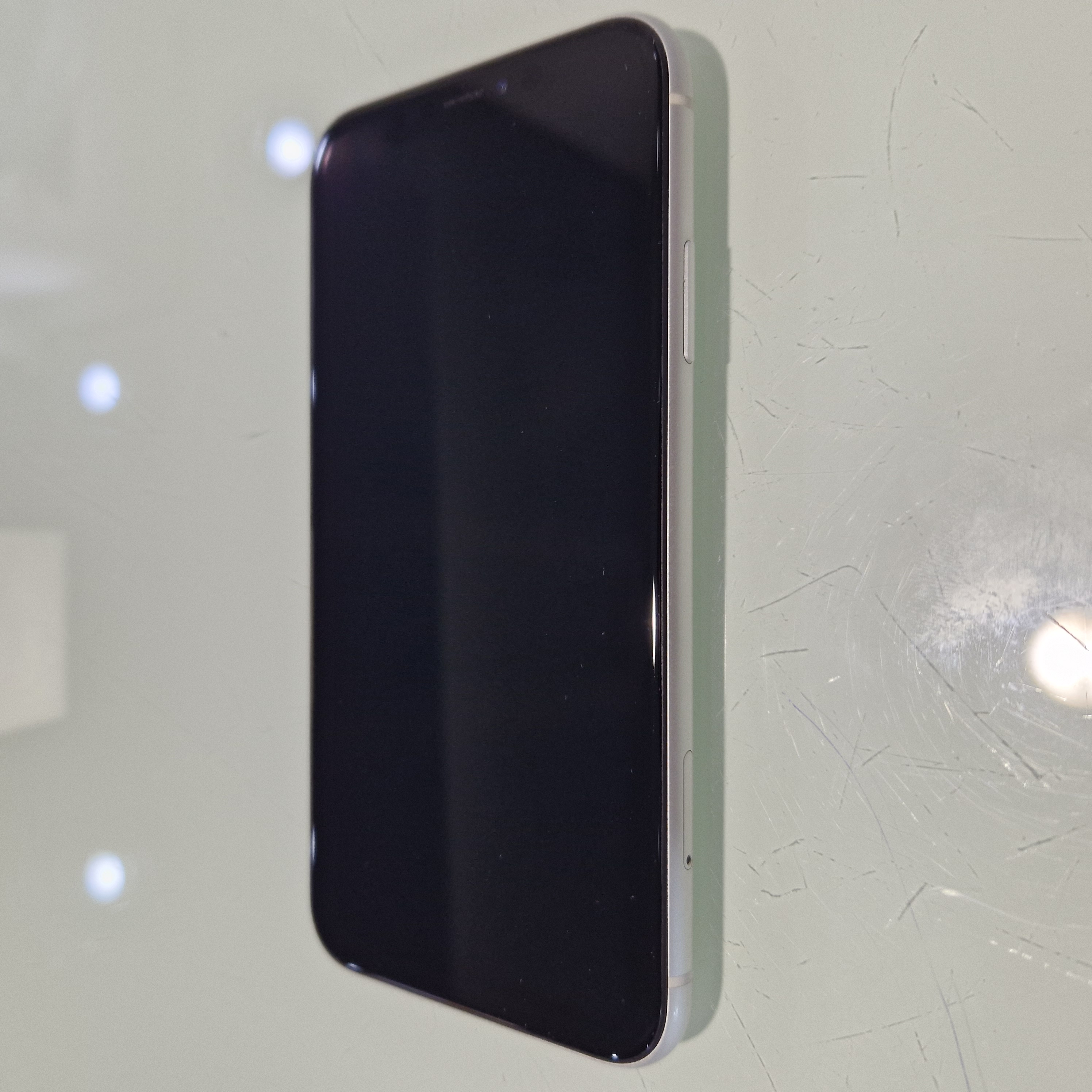 Apple iPhone XR - 64 GB - white  (181)