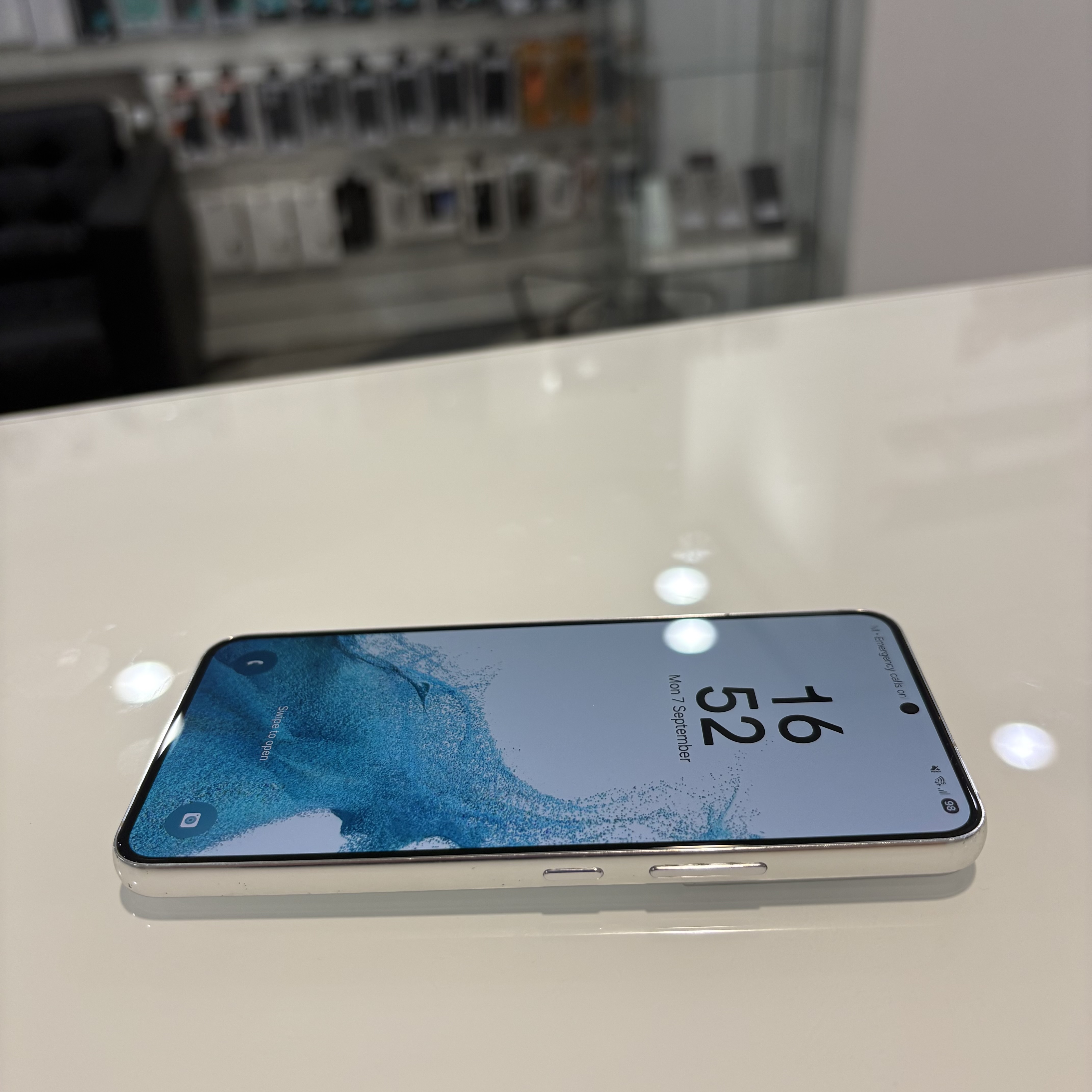 Samsung Galaxy S22 - 128 GB - fehér (468)
