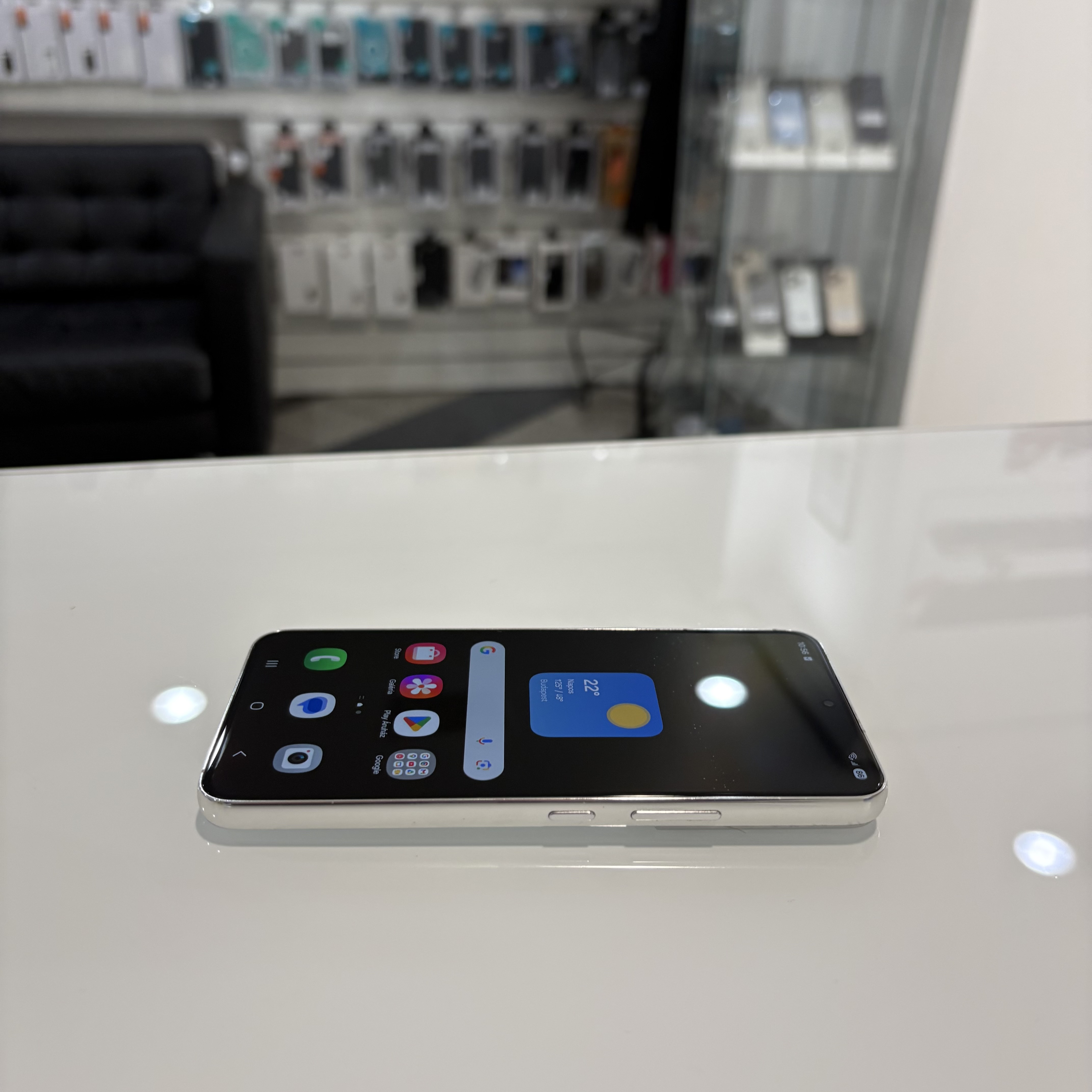 Samsung Galaxy S22 - 128 GB - fehér (514)