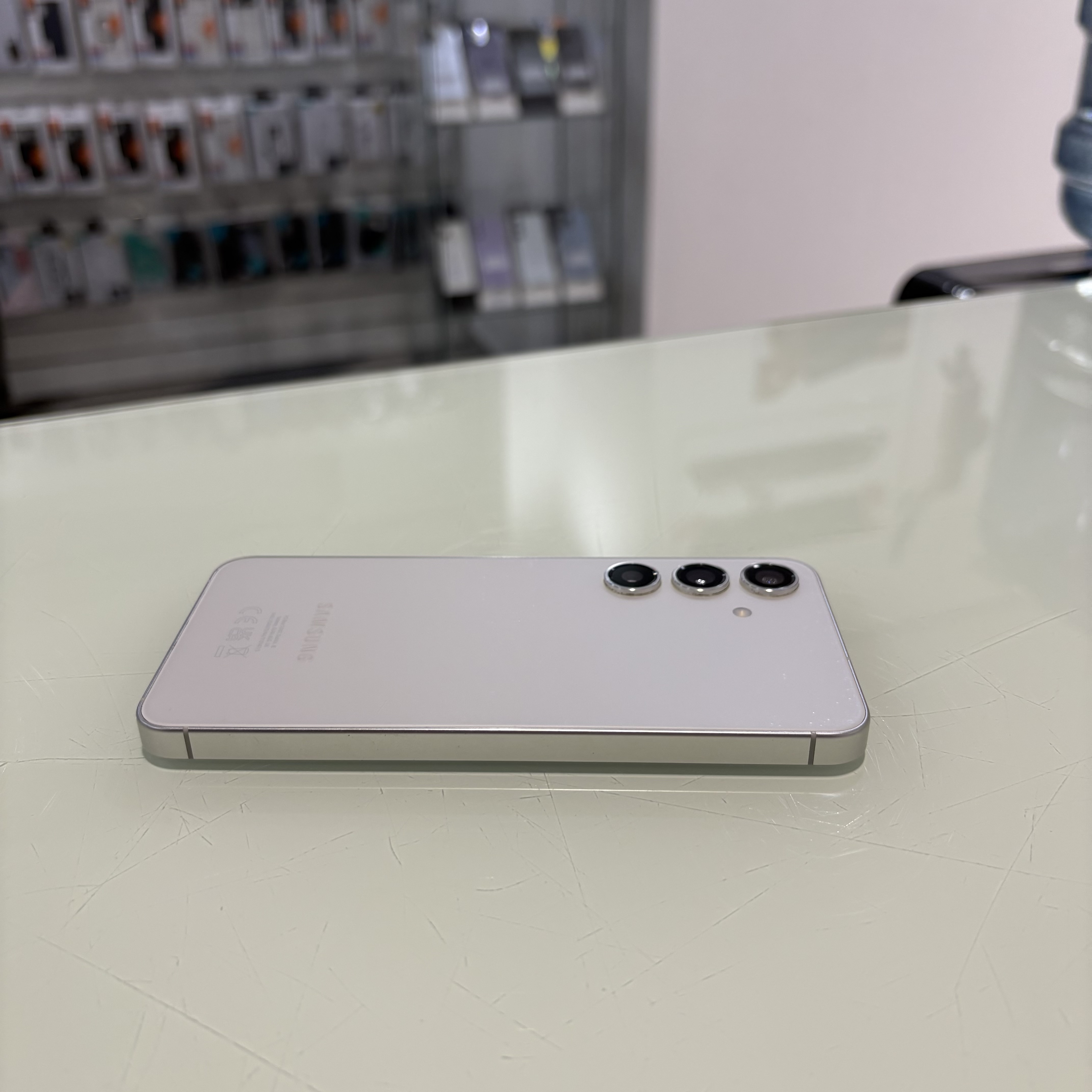 Samsung Galaxy S24 - 128 GB - ezüst (313)