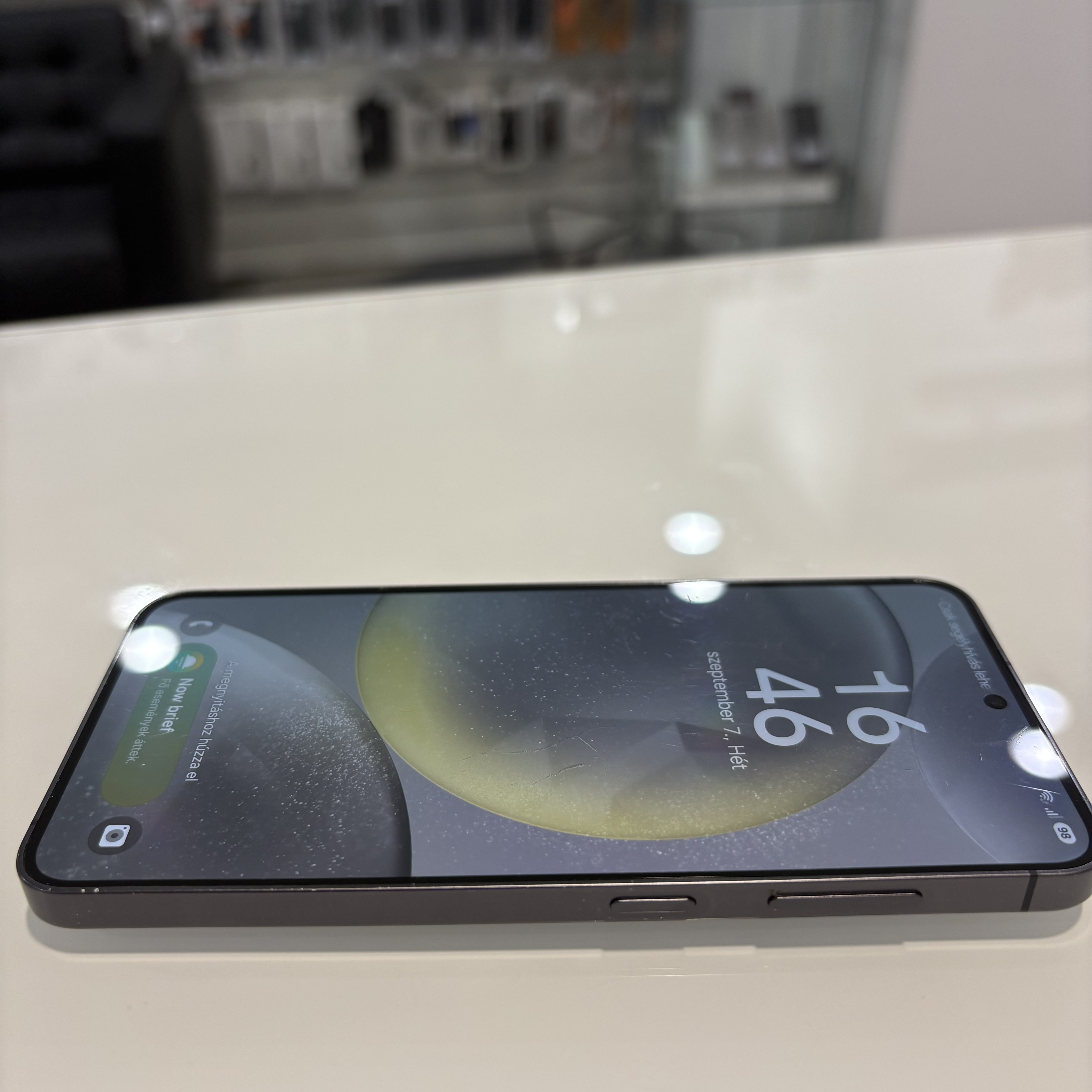 Samsung Galaxy S24 - 128 GB - fekete (465)