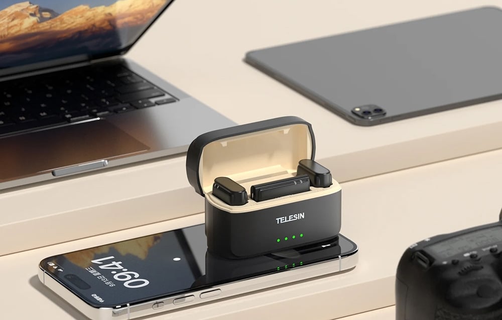 TELESIN Wireless lavalier microphone + power bank for USB-C phones