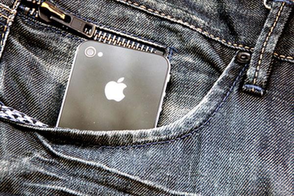 5542463825_5cdbe76a9e_iPhone-pocket