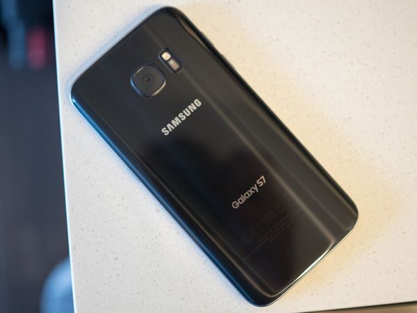 galaxy-s7-black-back-full