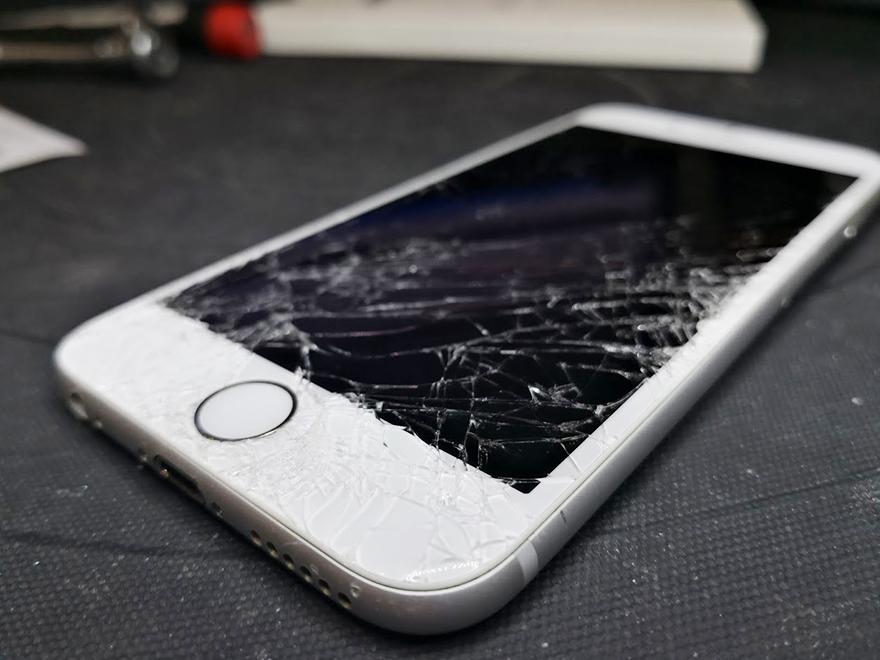 iphone8_kijelzo_tores