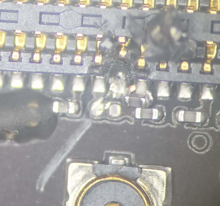 iphone7_kijelzo_csere_mikroszkop2