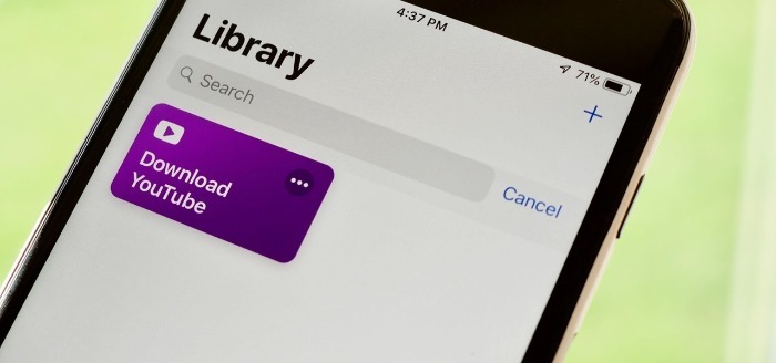 A képen egy iPhone kijelzőjén megjelenő Parancsot láthatunk YouTube-letöltési funkcióval.