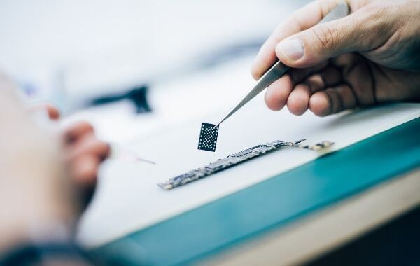 Okostlelefon szervizelése