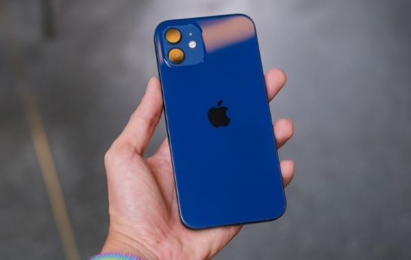 Apple iPhone 12