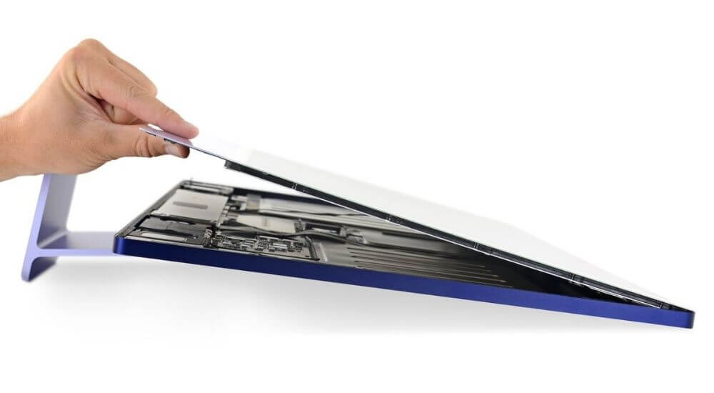 Egy iMac kijelző leszedése