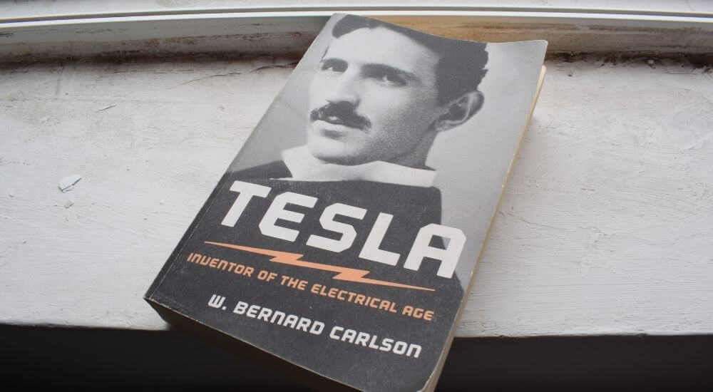 Nicola Tesla könyv