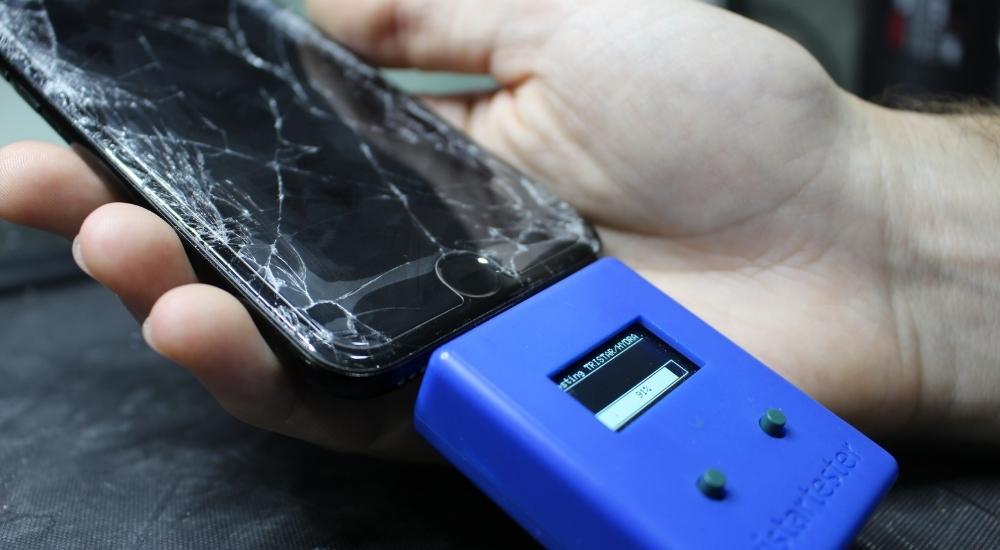 Törött iPhone vizsgálata
