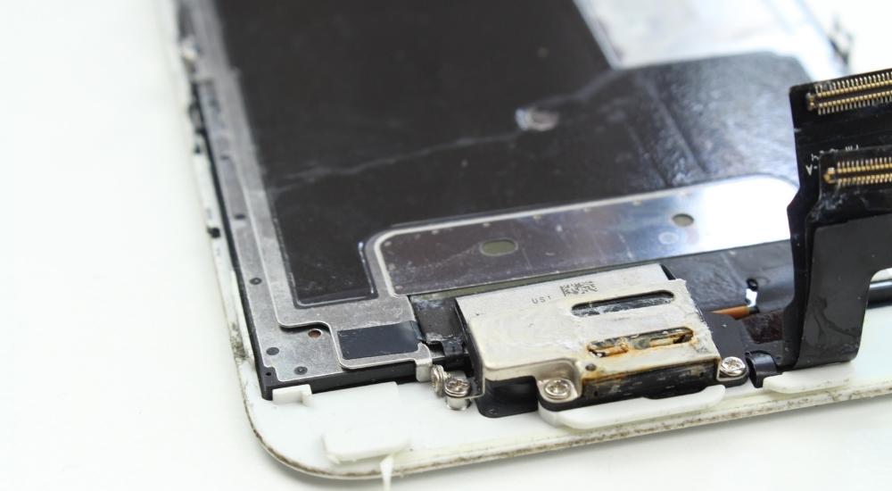 iPhone javítása alatt