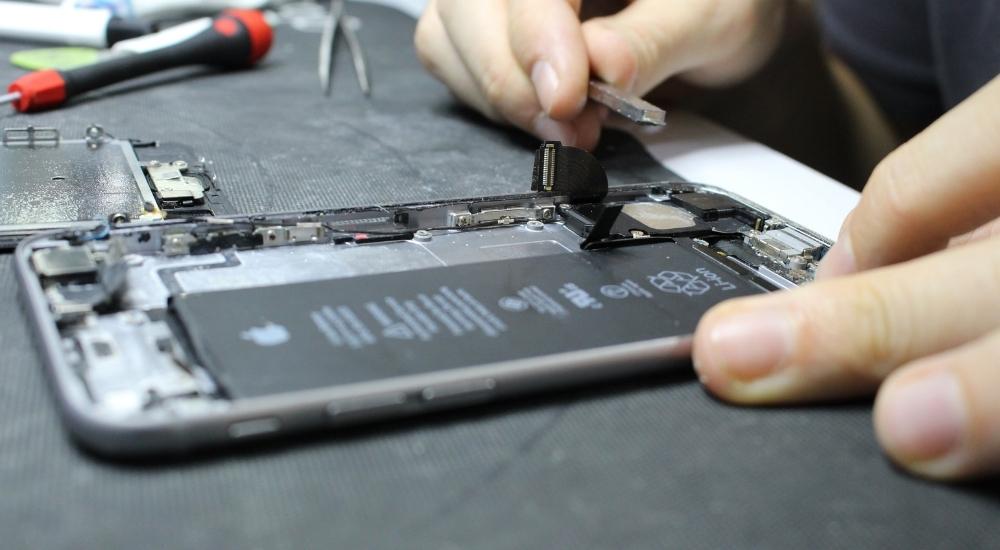 iPhone akkumulátor csere